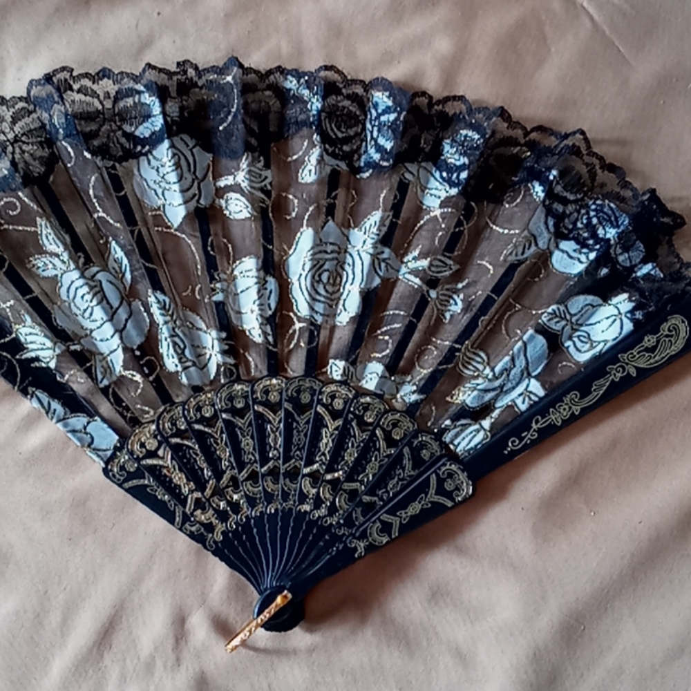 Lace Fan Set - Picture 2 of 4